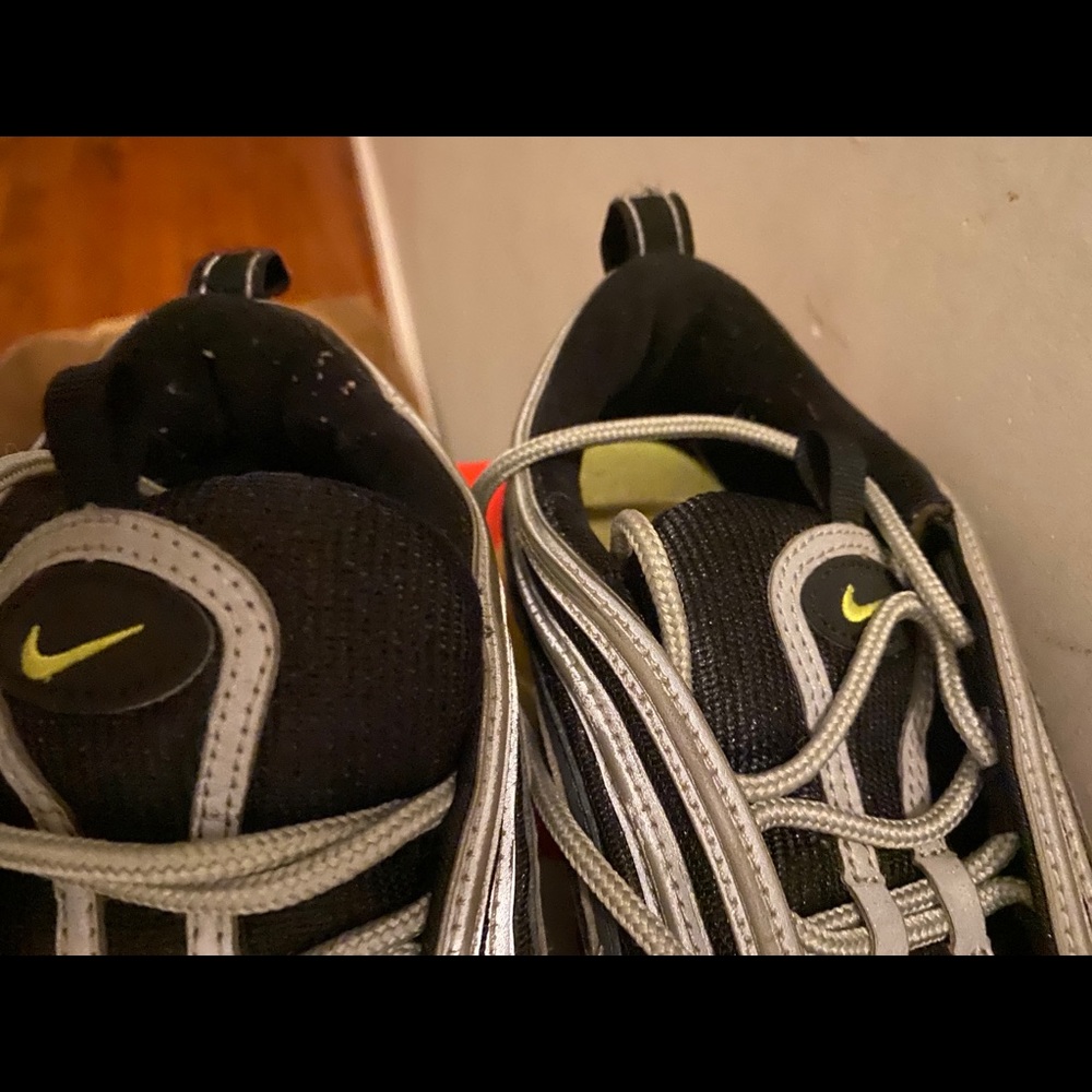 nike sneackers - Picture 2 of 7